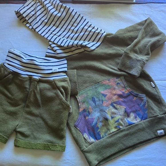 Lulu + Roo Where the Wild Things Are SweatShirt Short Set - Picture 1 of 5